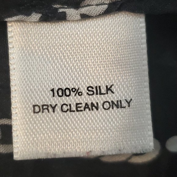 White House black market (medium black and white sheer top) - Picture 6 of 10